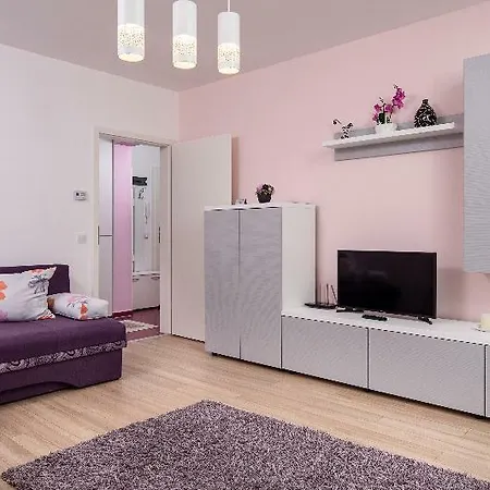 - Magenta Apartment *